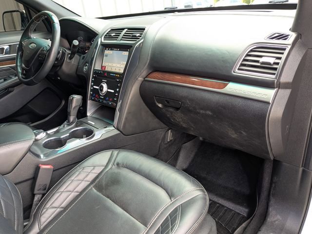 Used 2019 Ford Explorer Platinum image 36