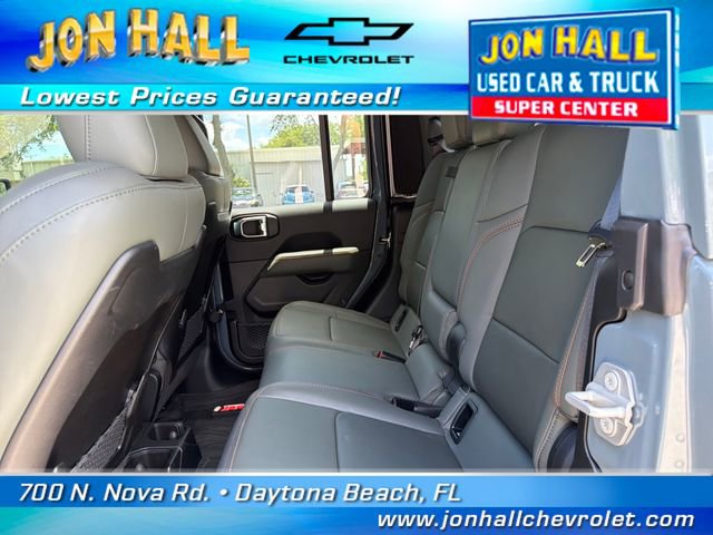 Used 2025 Jeep Gladiator Mojave AWD/4WD image 24