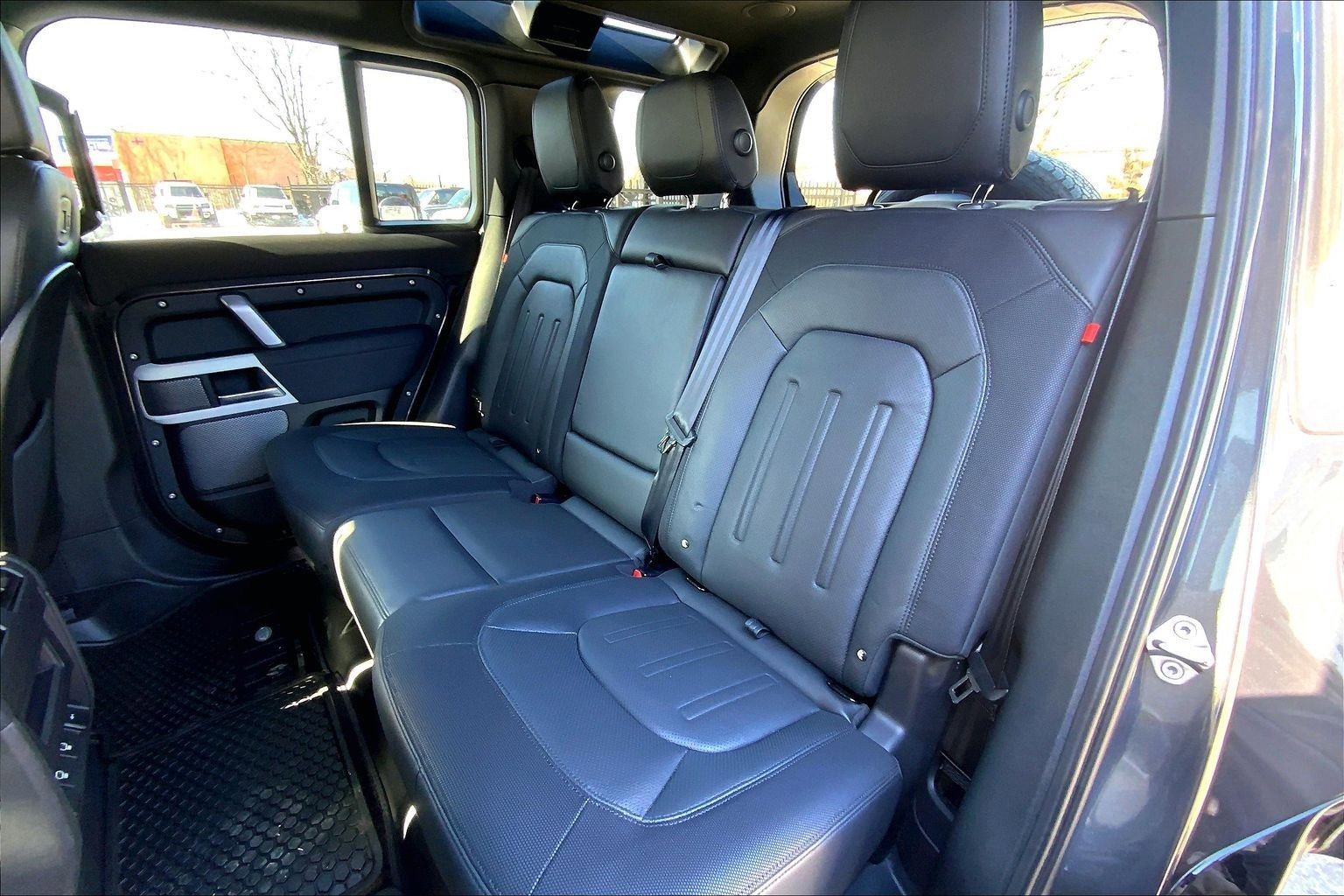 Used 2022 Land Rover Defender 110 X-Dynamic SE image 20