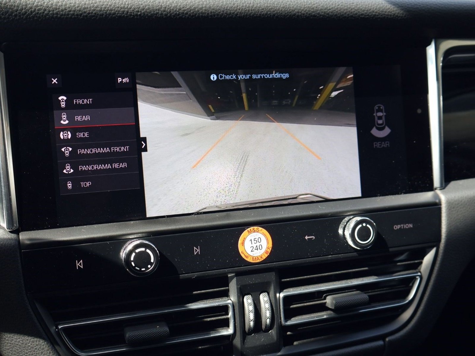 Certified 2025 Porsche Macan image 19