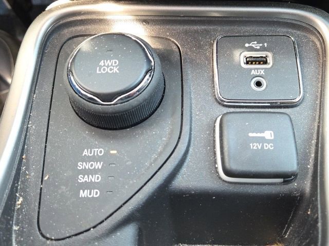 Used 2020 Jeep Compass Latitude w/ Cold Weather Group image 25