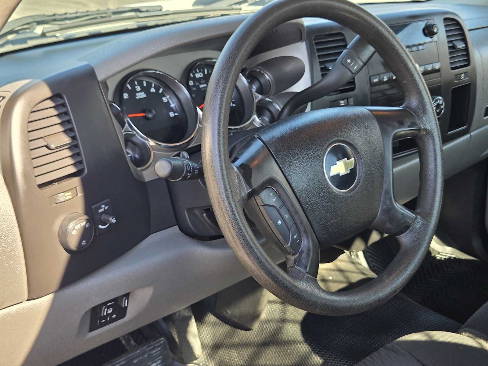 Used 2011 Chevrolet Silverado 3500 W/T RWD image 26