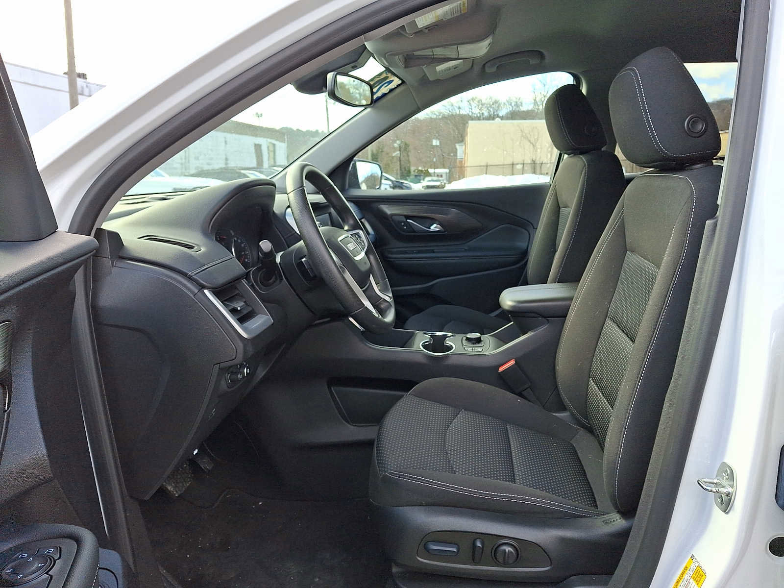 Used 2024 GMC Terrain SLE w/ Driver Convenience Package image 13