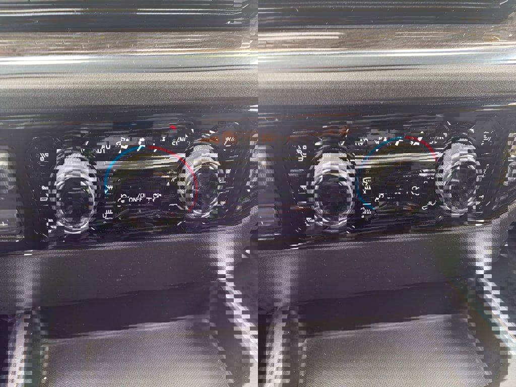 Used 2023 Chevrolet Silverado 1500 LTZ image 19