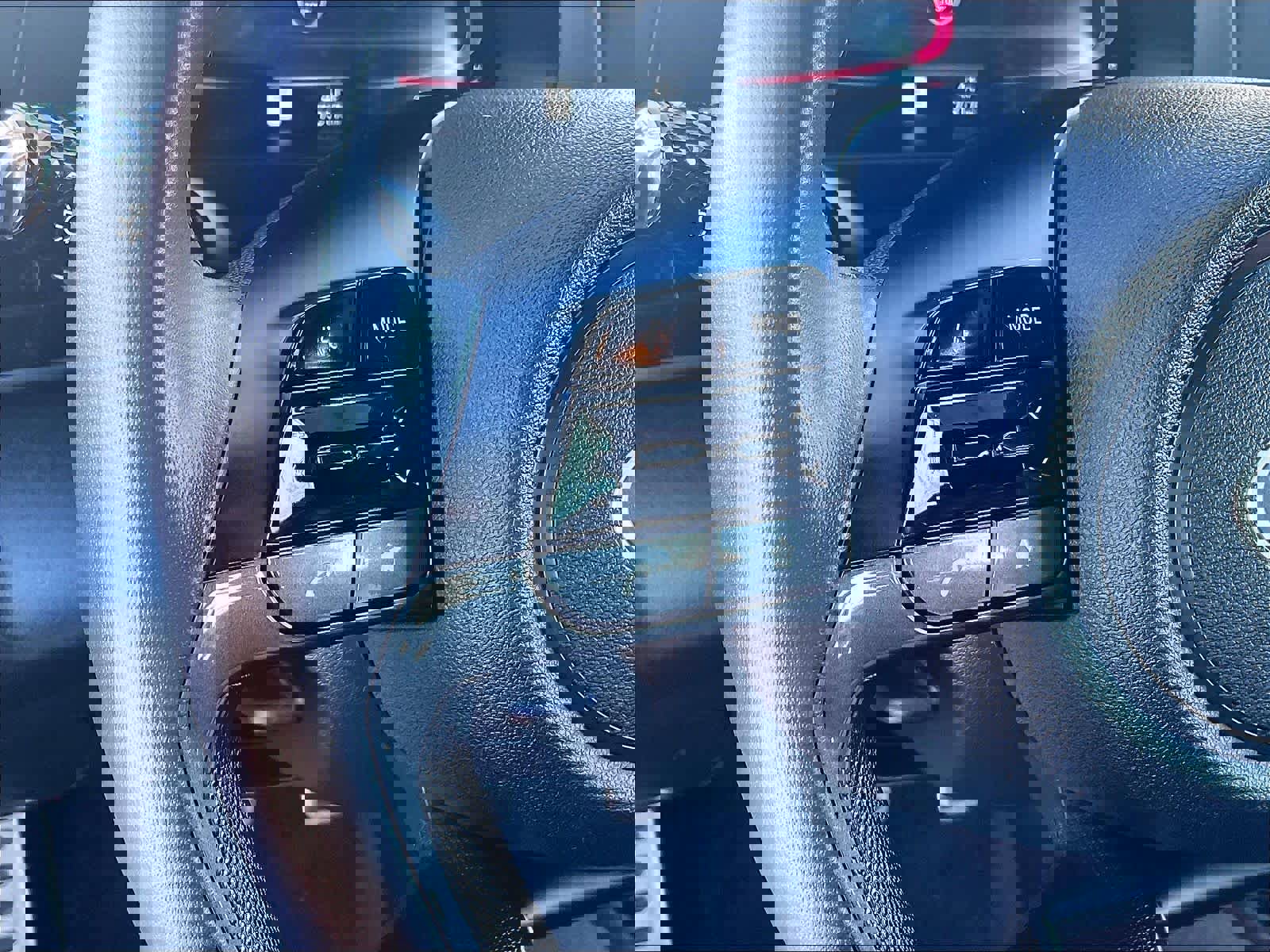 Certified 2025 Hyundai Elantra Sport image 41