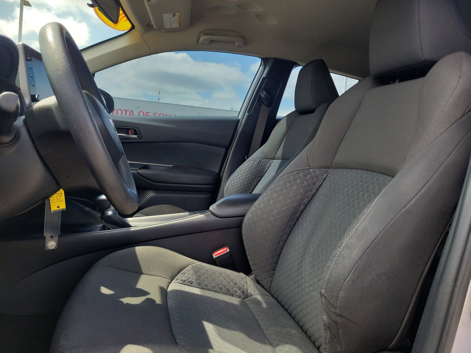 Used 2020 Toyota C-HR LE FWD image 16