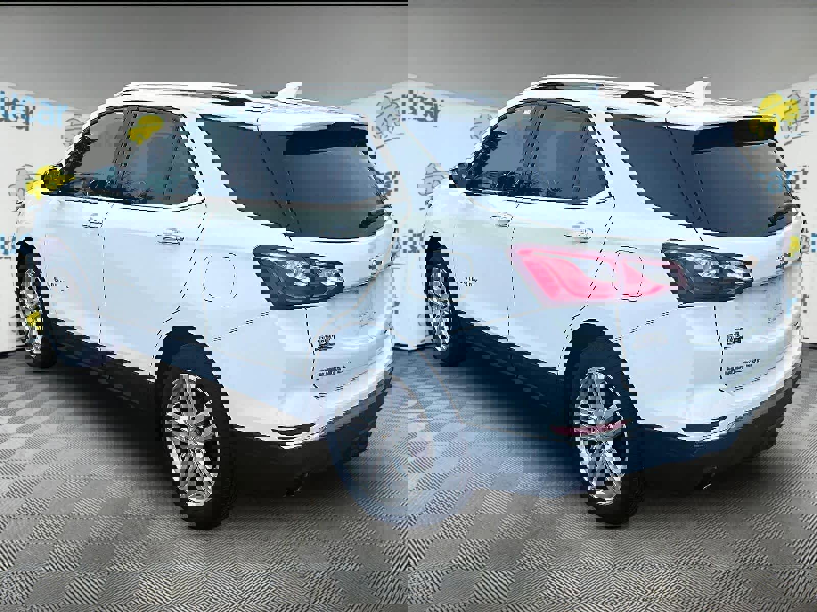 Used 2019 Chevrolet Equinox Premier image 3