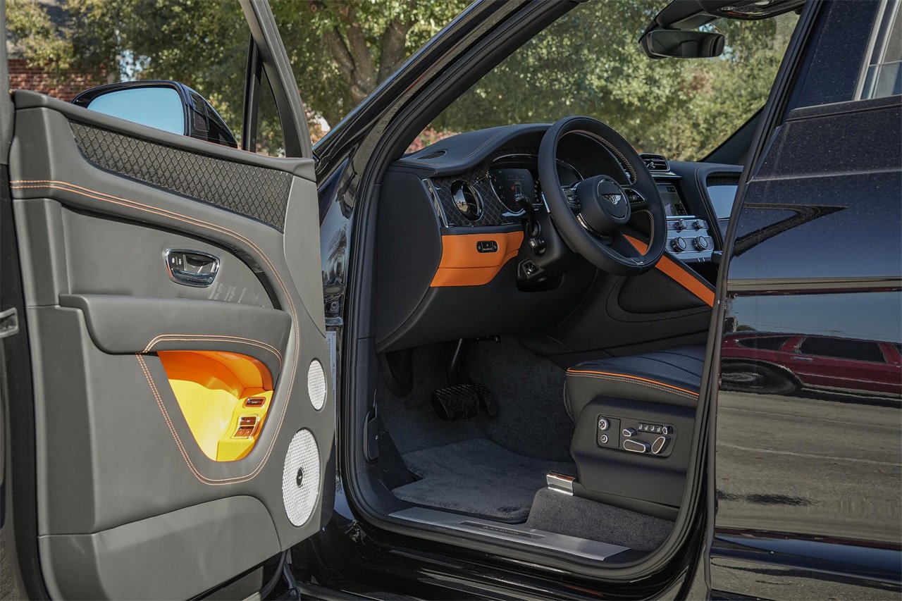 New 2025 Bentley Bentayga image 17