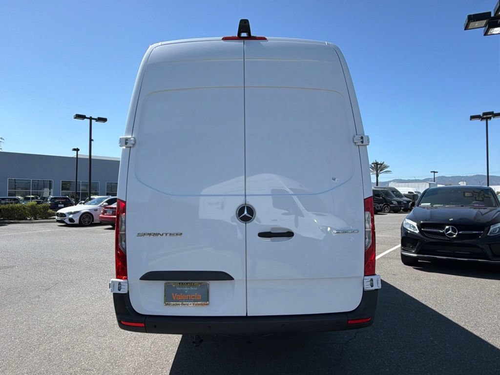 Used 2025 Mercedes-Benz Sprinter 2500 image 8