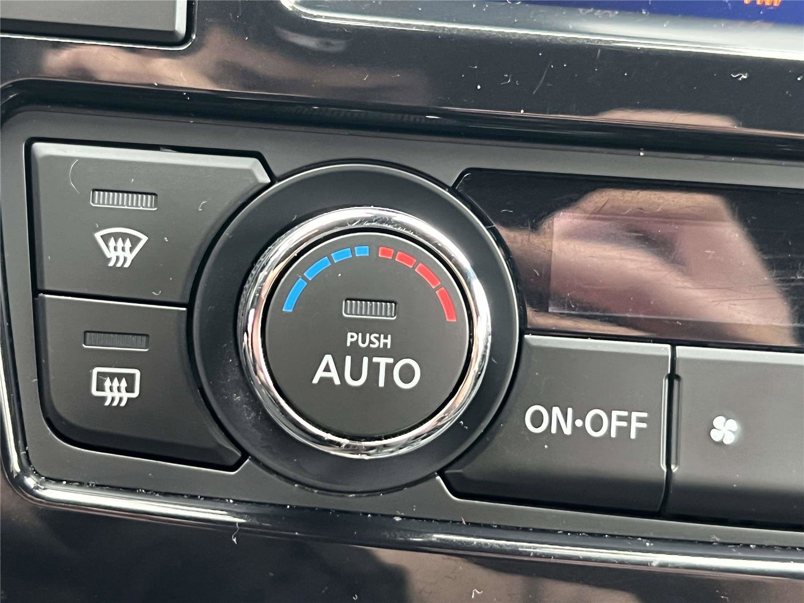 Used 2023 Nissan Maxima SR w/ Sport Mat Group image 40