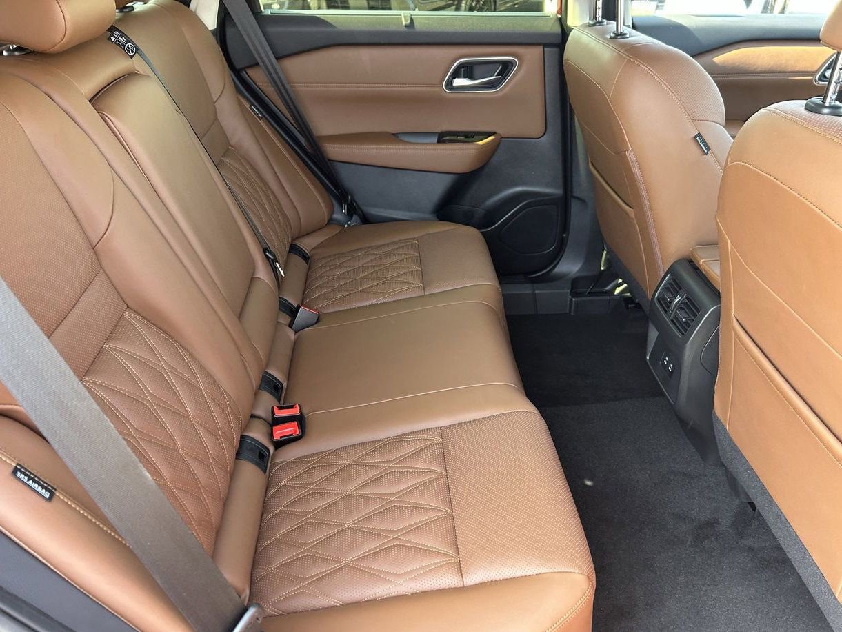 New 2026 Nissan Rogue Platinum image 11