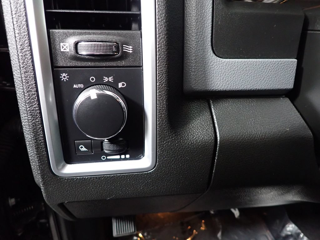 Used 2019 RAM 1500 Classic SLT w/ Protection Group AWD/4WD image 21