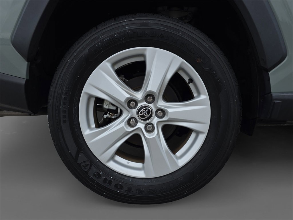Used 2021 Toyota RAV4 XLE w/ Convenience Package image 10