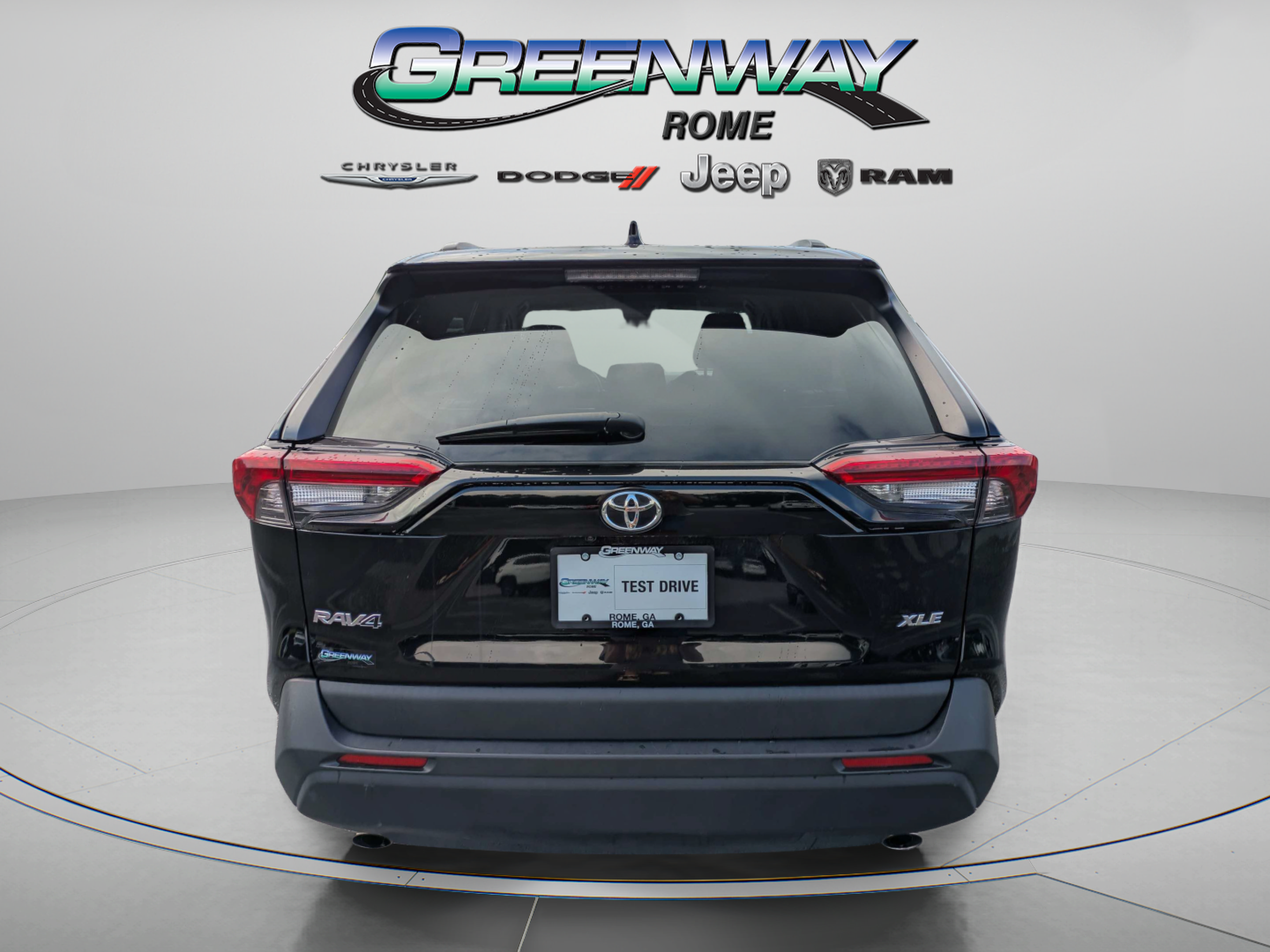 Used 2024 Toyota RAV4 XLE FWD image 6