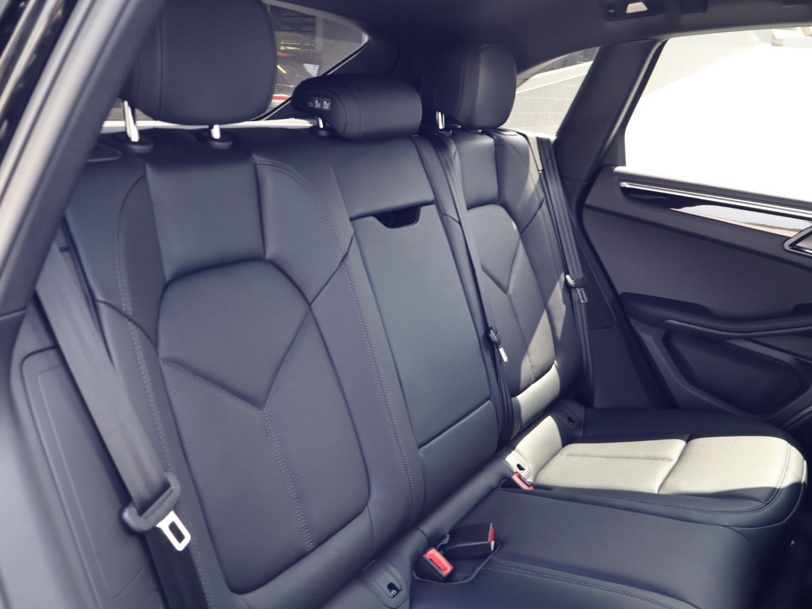New 2026 Porsche Macan AWD/4WD image 22