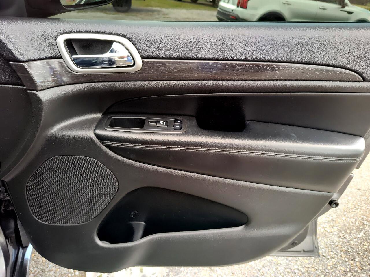 Used 2018 Jeep Grand Cherokee Altitude image 23