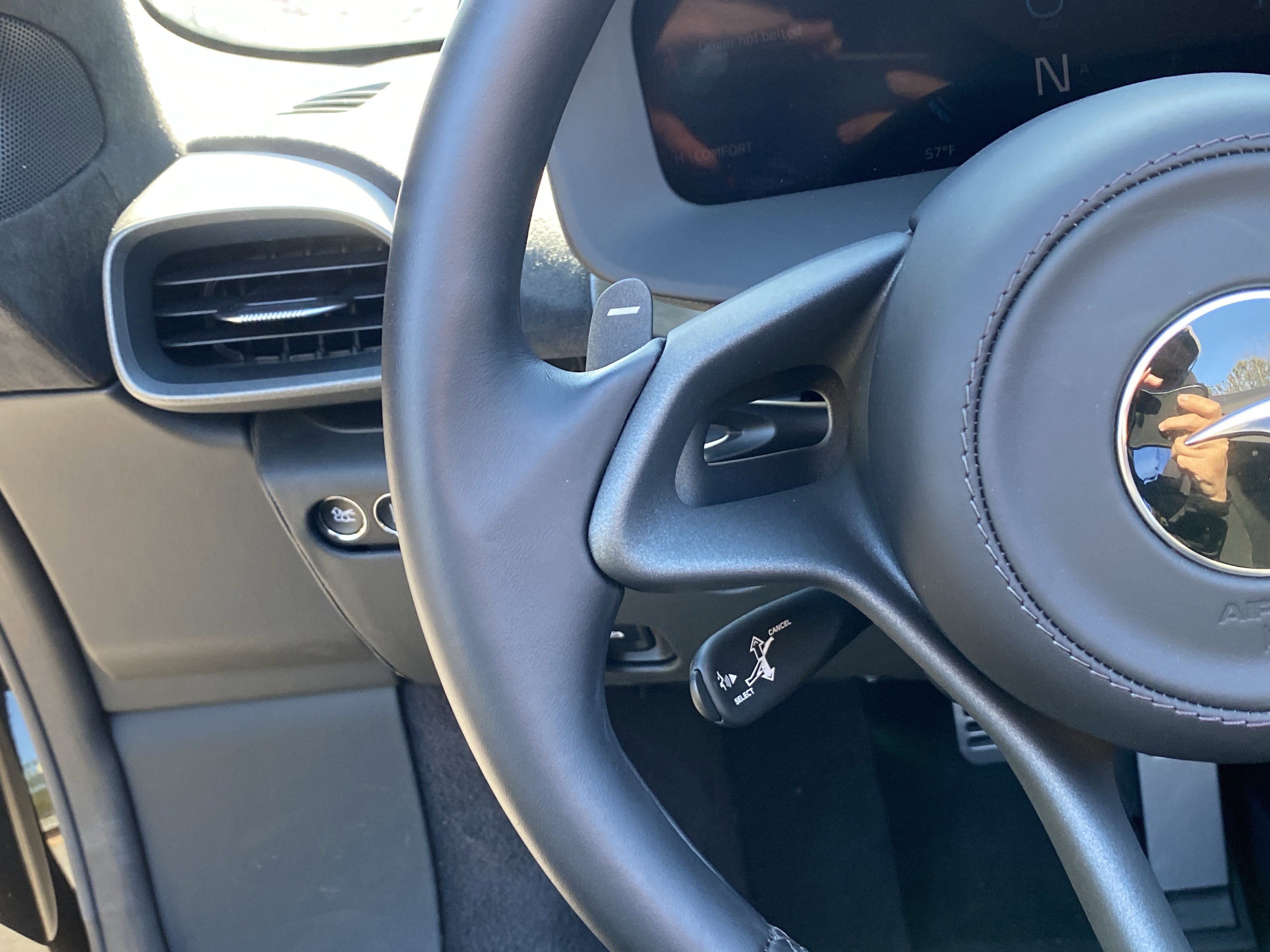 Used 2025 McLaren Artura Spider image 57