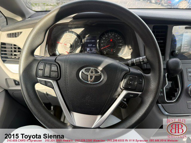Used 2015 Toyota Sienna L FWD image 13