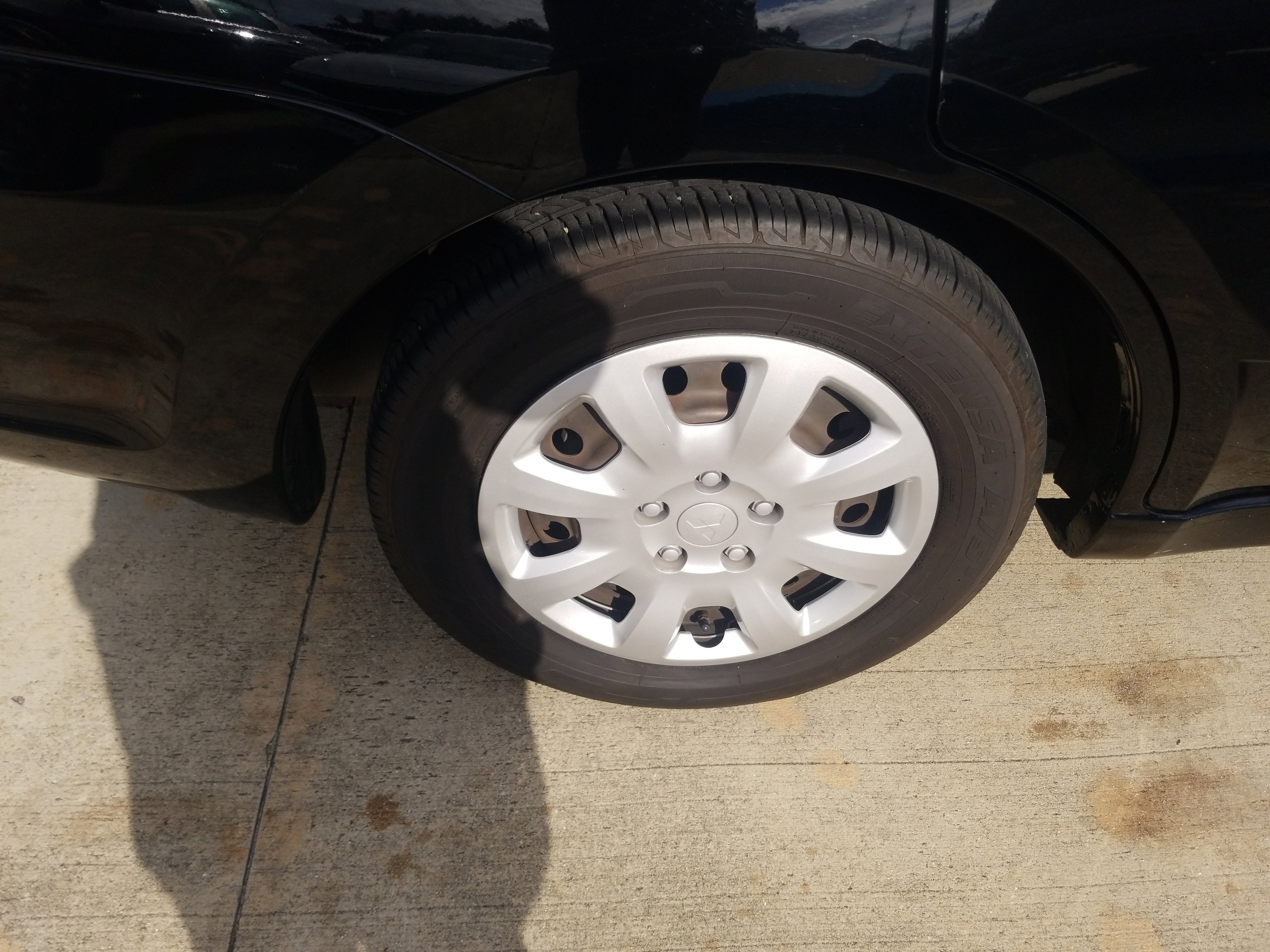 Used 2009 Mitsubishi Galant image 22