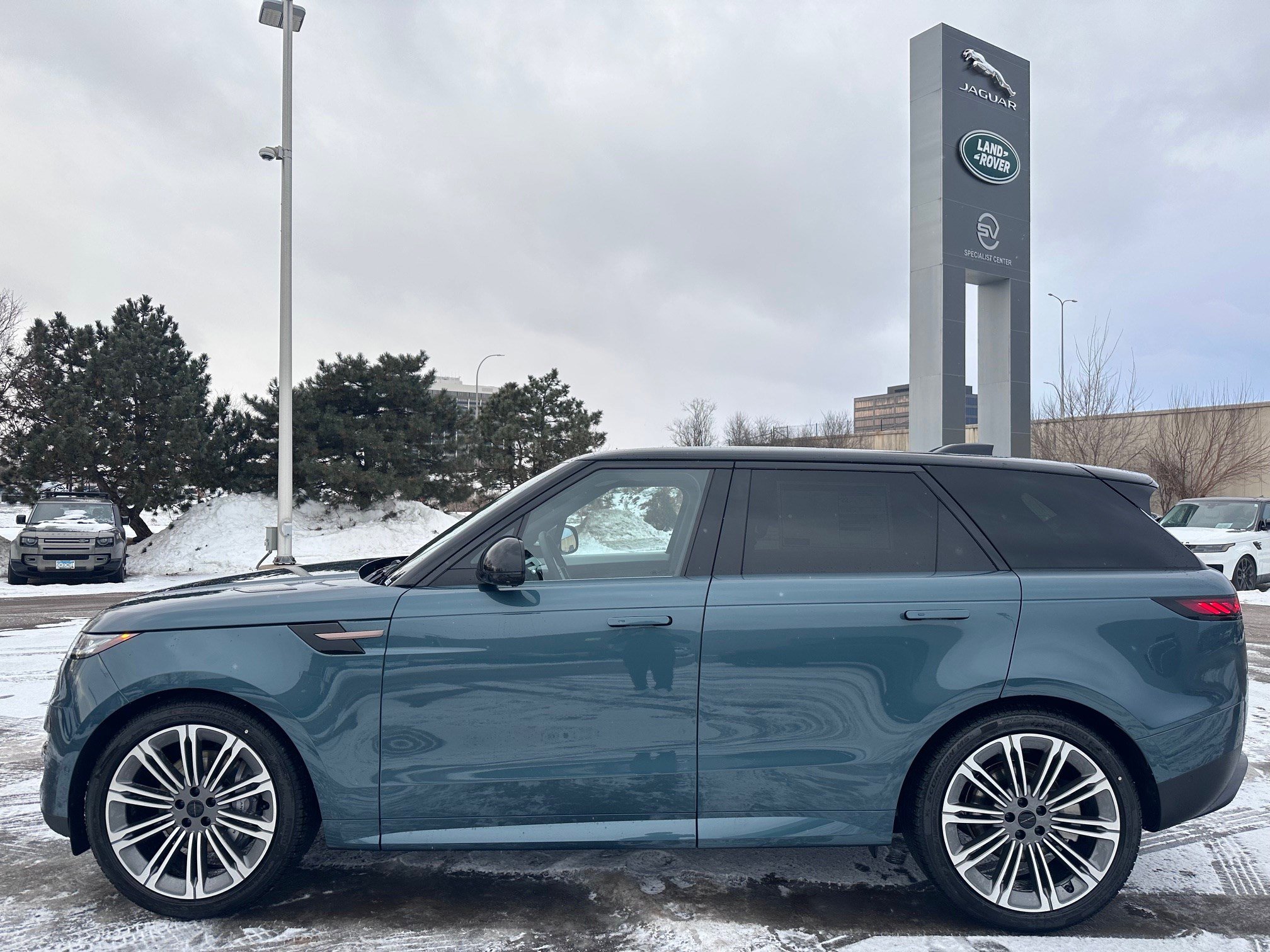 New 2026 Land Rover Range Rover Sport SE image 8