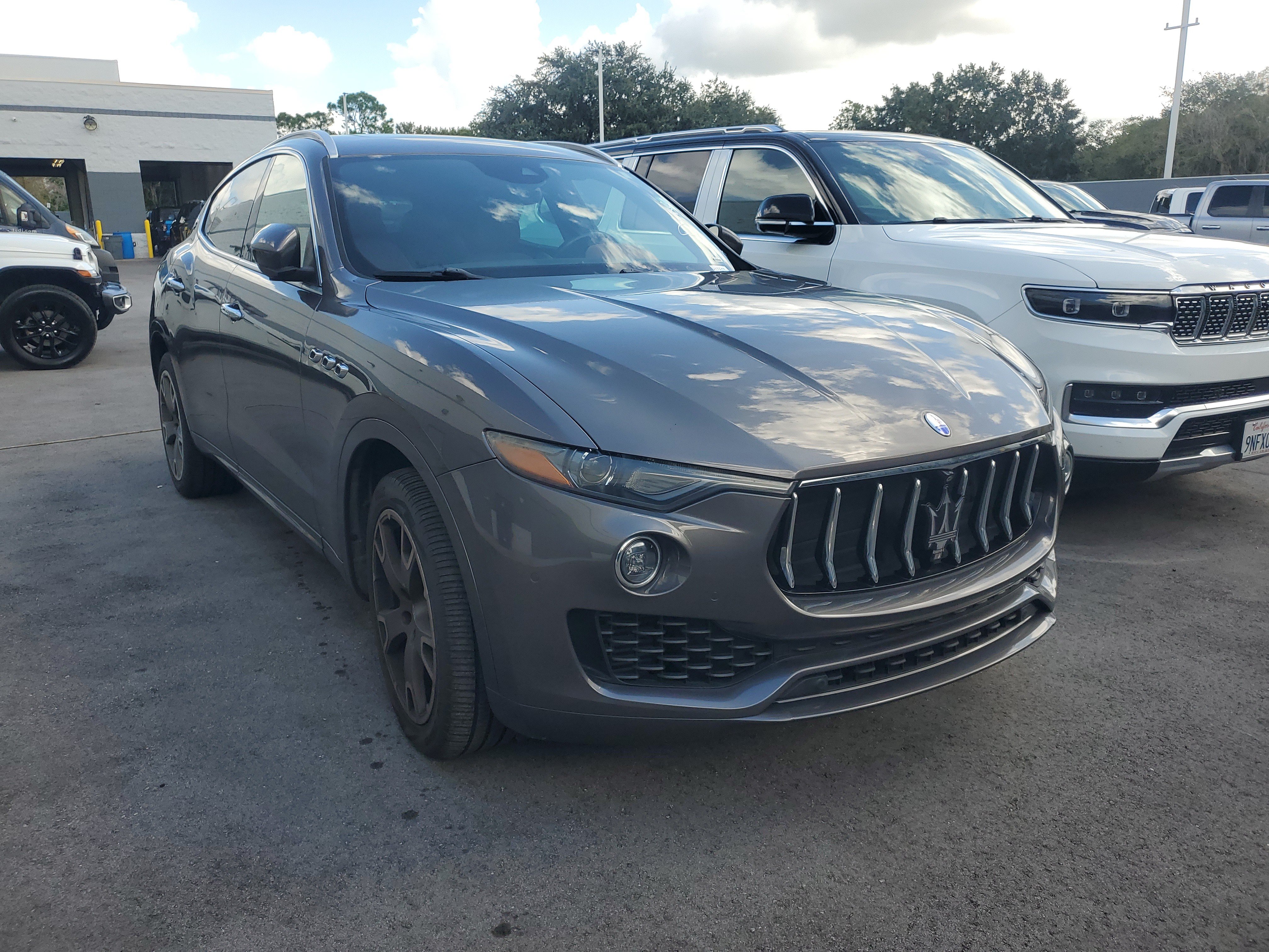 Used 2017 Maserati Levante S AWD/4WD image 2