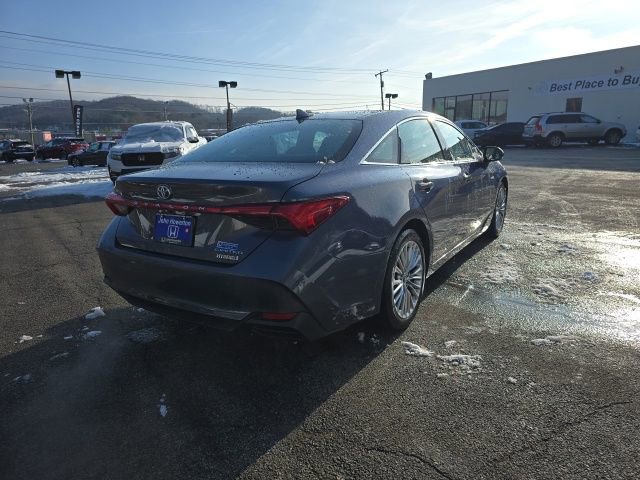 Used 2019 Toyota Avalon Limited image 5