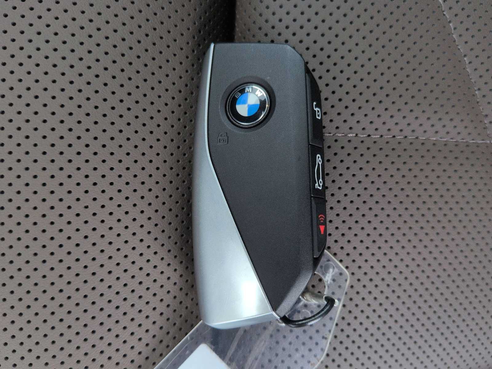 Used 2026 BMW 530i xDrive w/ M Sport Package AWD/4WD image 37