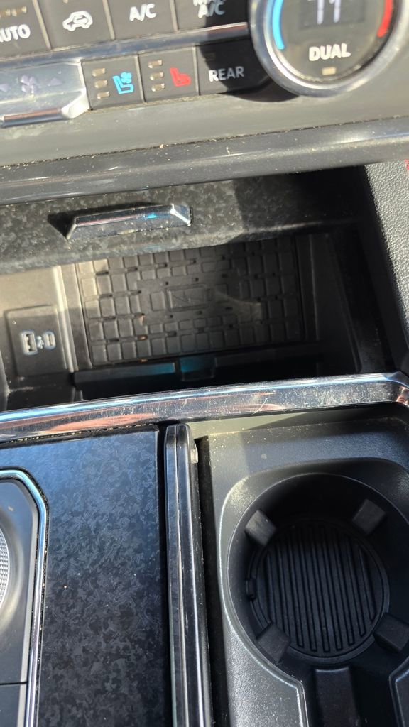 Used 2022 Ford Expedition Max Limited image 32