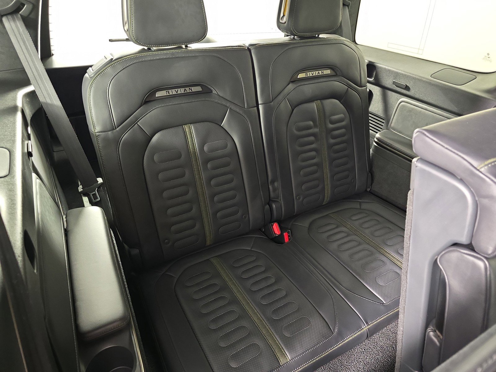 Used 2022 Rivian R1S Launch Edition image 25