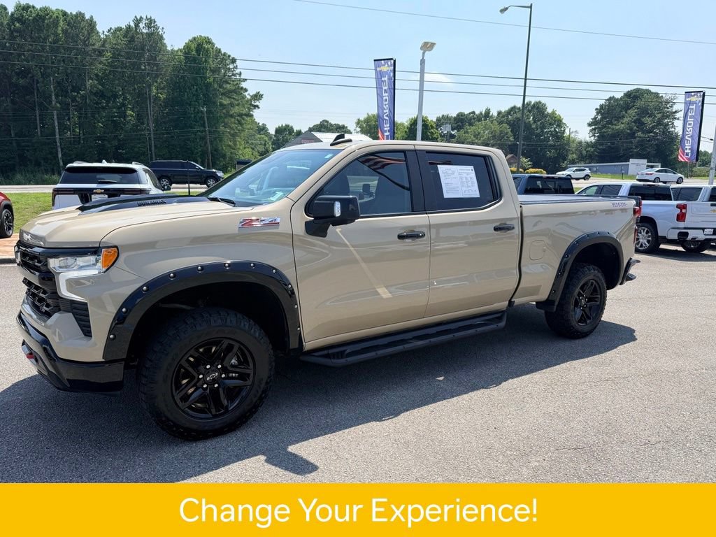 Used 2022 Chevrolet Silverado 1500 LT Trail Boss w/ LT Trail Boss Premium Package AWD/4WD image 2