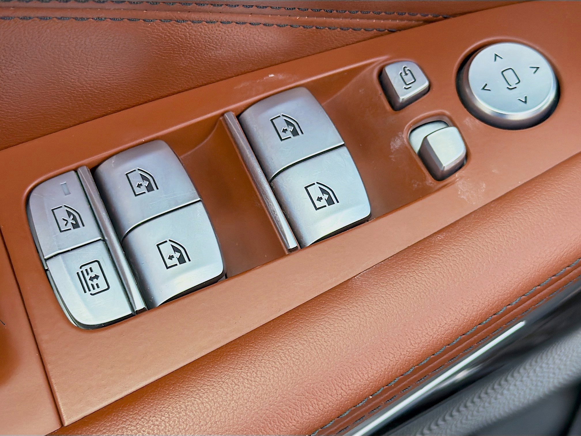 Used 2023 BMW X7 M60i w/ Executive Package image 25