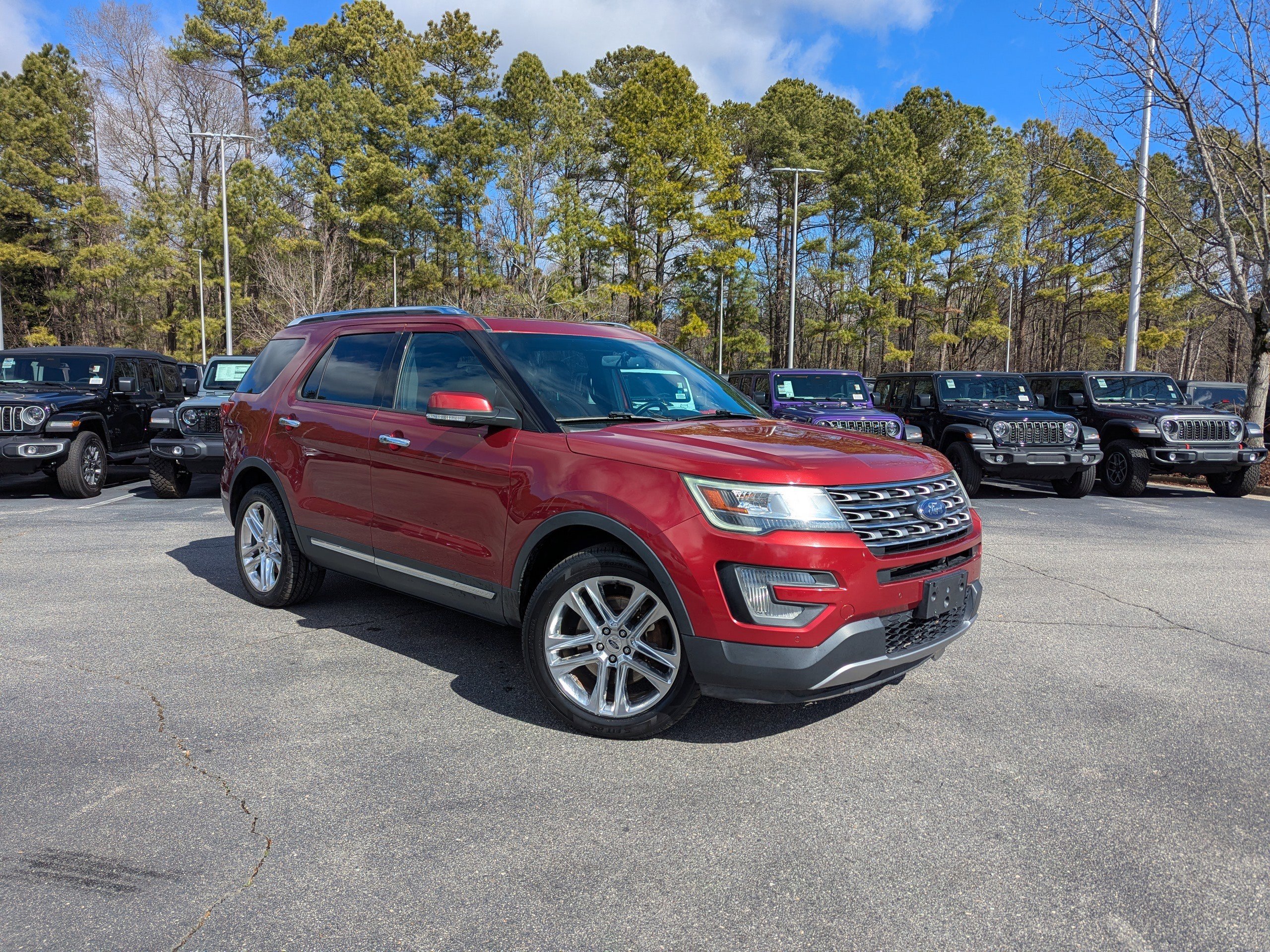 Used 2017 Ford Explorer Limited w/ Class II Trailer Tow Package image 3