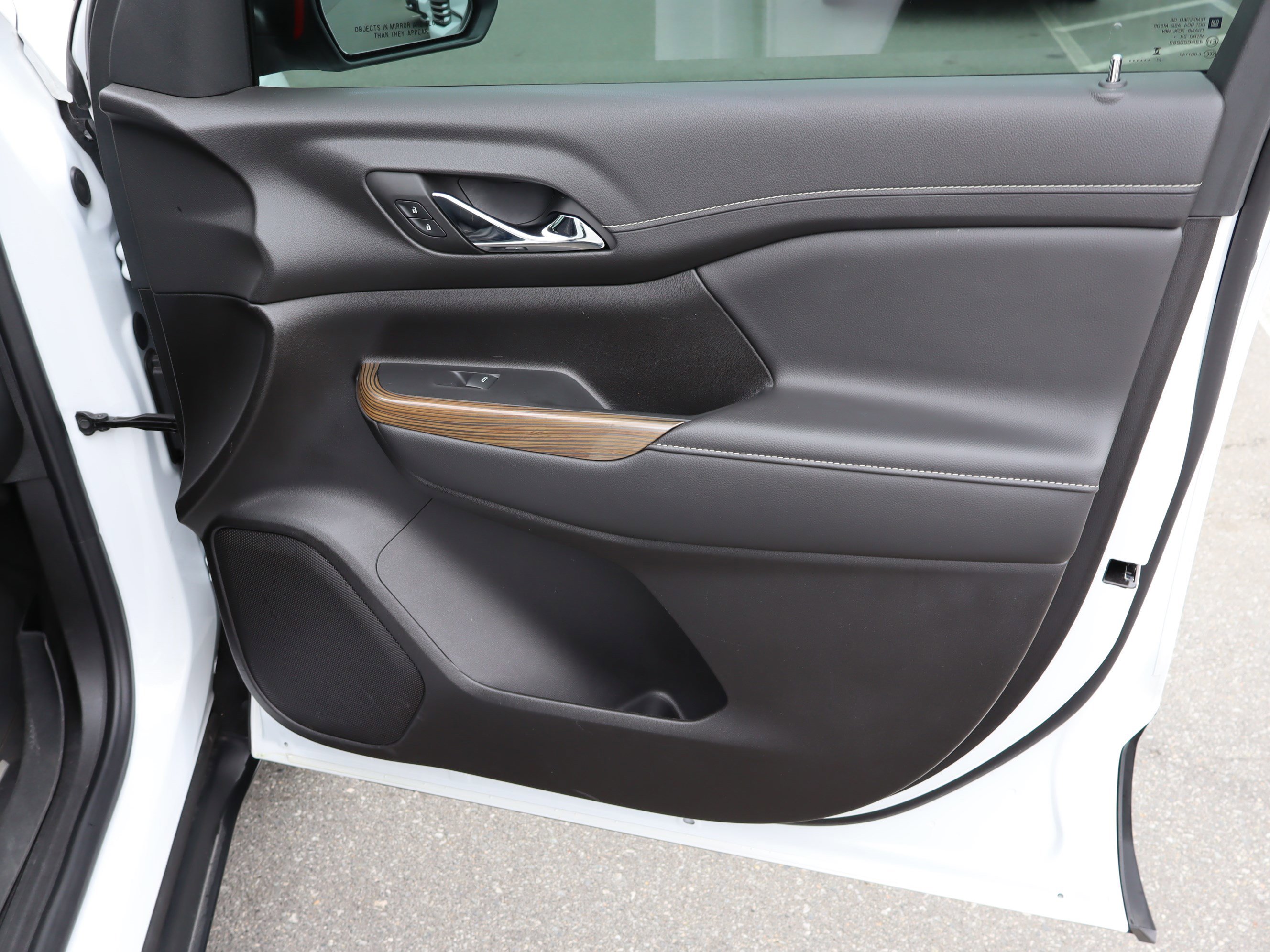 Certified 2023 GMC Acadia SLE w/ Driver Convenience Package image 38