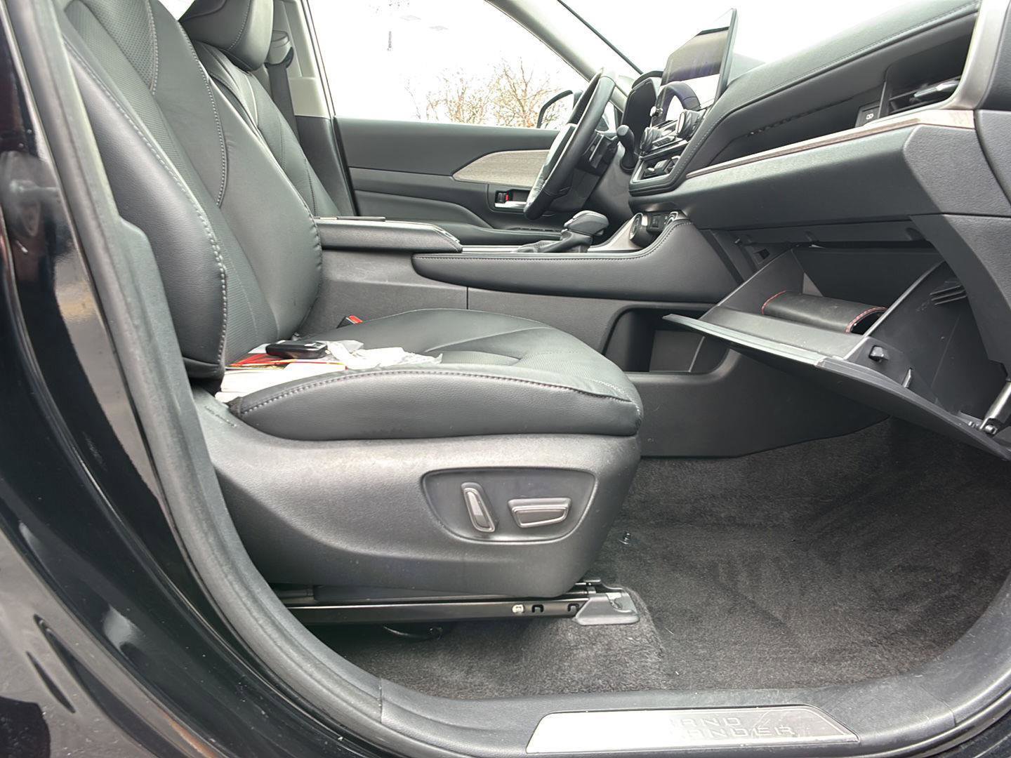 Used 2024 Toyota Grand Highlander AWD image 11