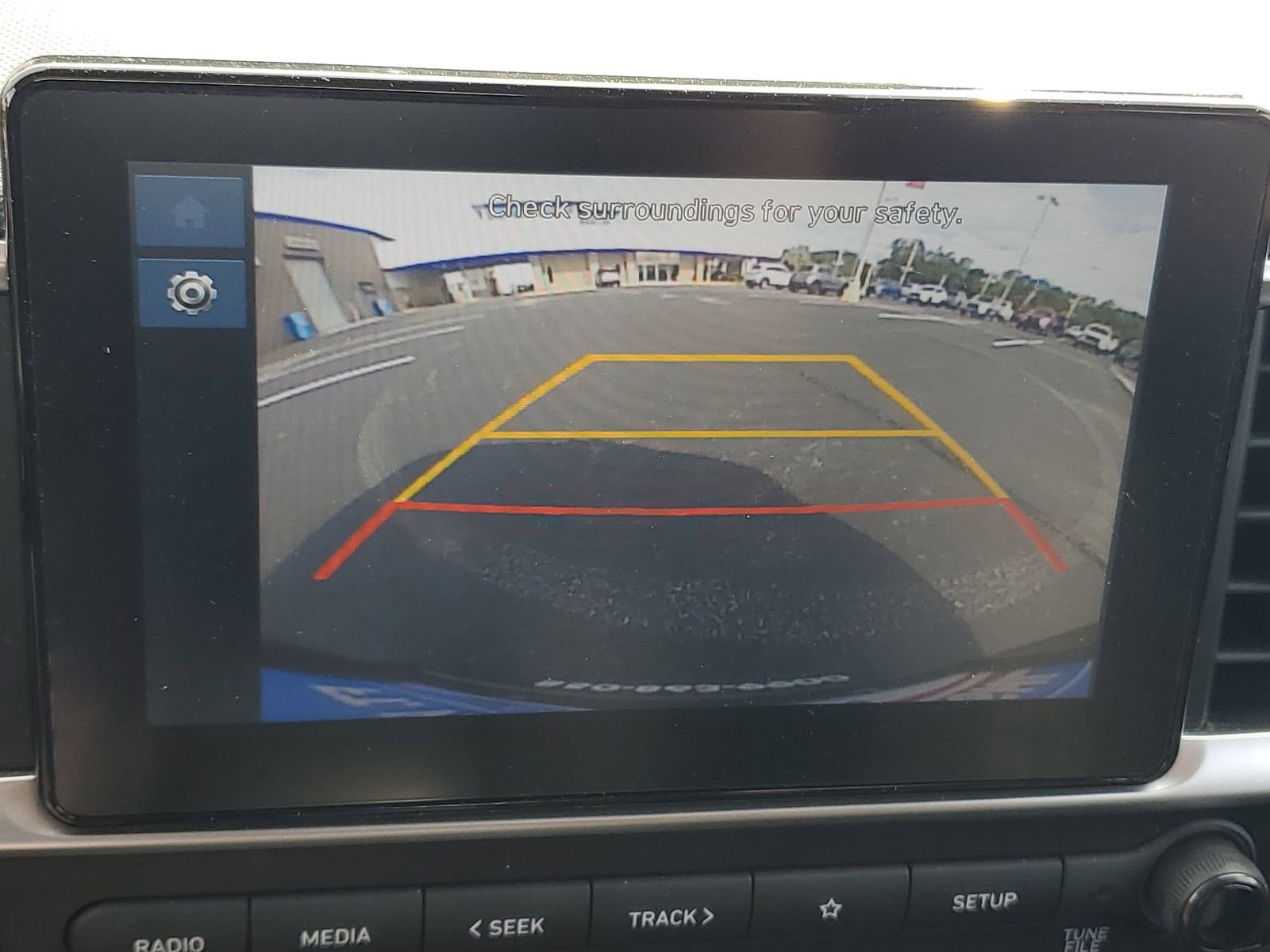 Used 2025 Hyundai Venue SEL FWD image 18