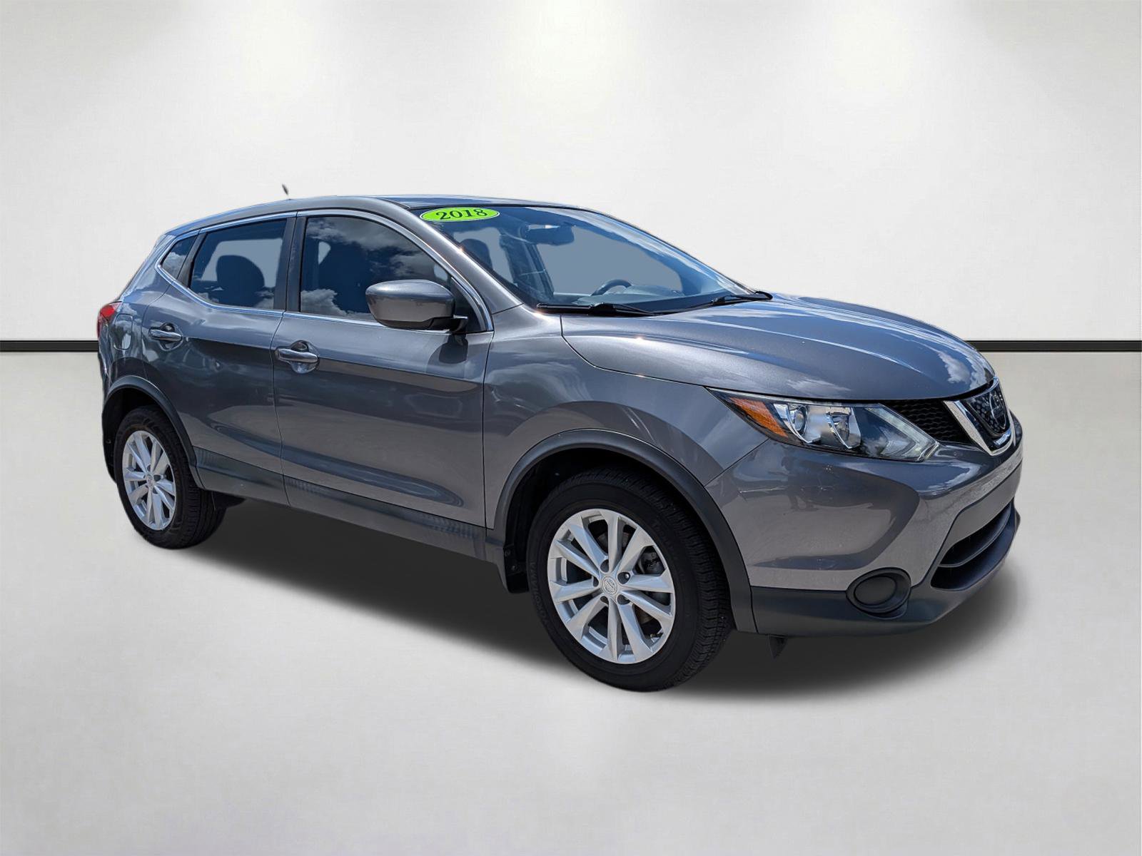 Used 2018 Nissan Rogue Sport S w/ S Appearance Package image 2