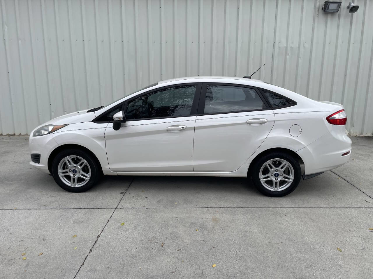 Used 2018 Ford Fiesta SE w/ Cold Weather Package FWD image 6
