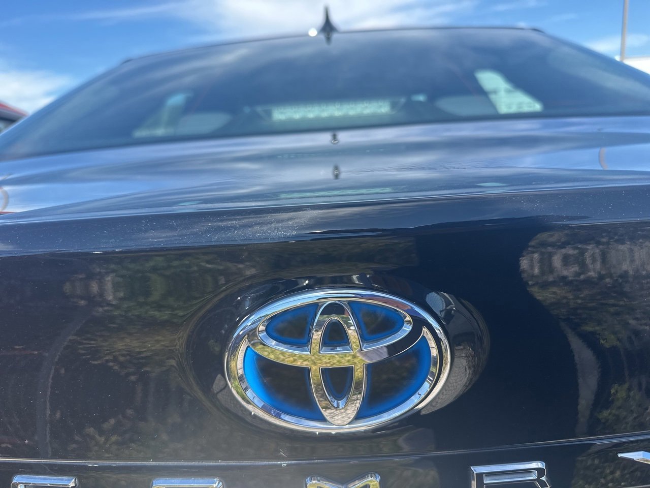 Used 2020 Toyota Camry LE image 11