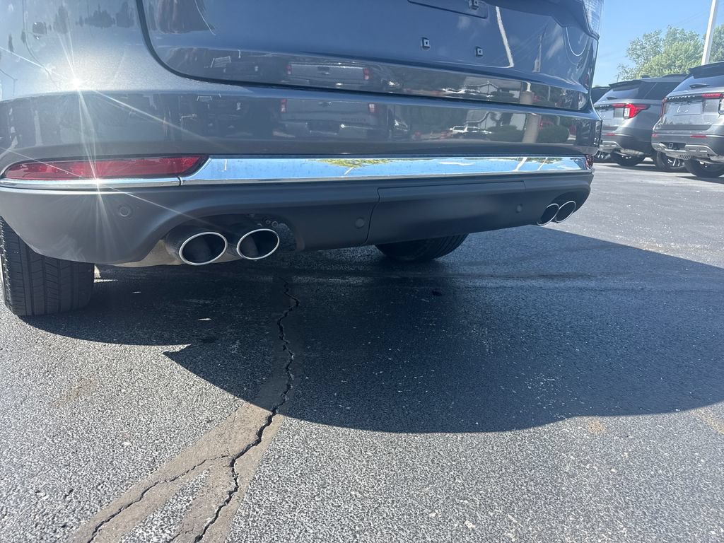 Used 2025 Lincoln Aviator AWD w/ Equipment Group 101A image 12