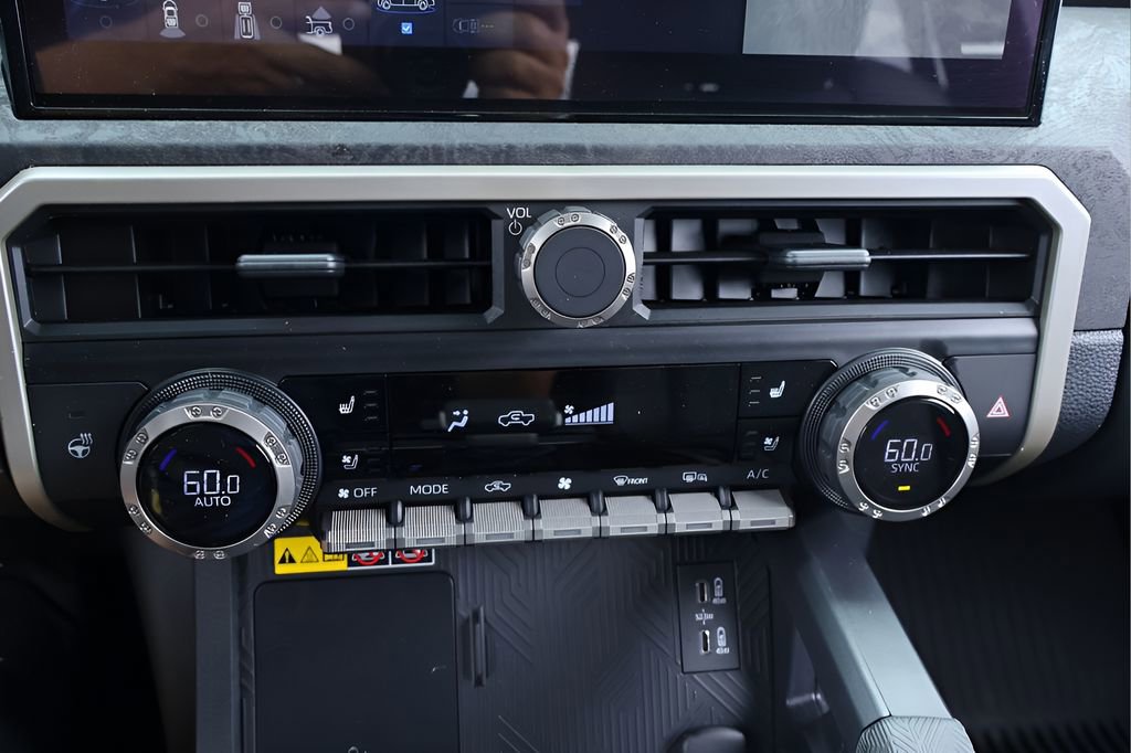 Certified 2025 Toyota Tacoma Limited image 29