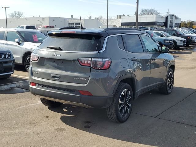 Used 2024 Jeep Compass Limited image 3