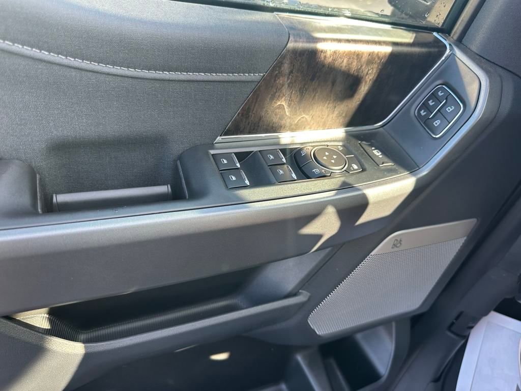 New 2025 Ford F350 Lariat w/ Lariat Ultimate Package image 48