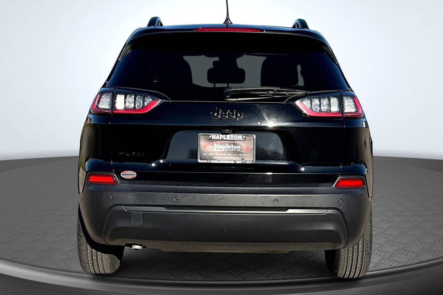 Used 2023 Jeep Cherokee Altitude Lux image 4