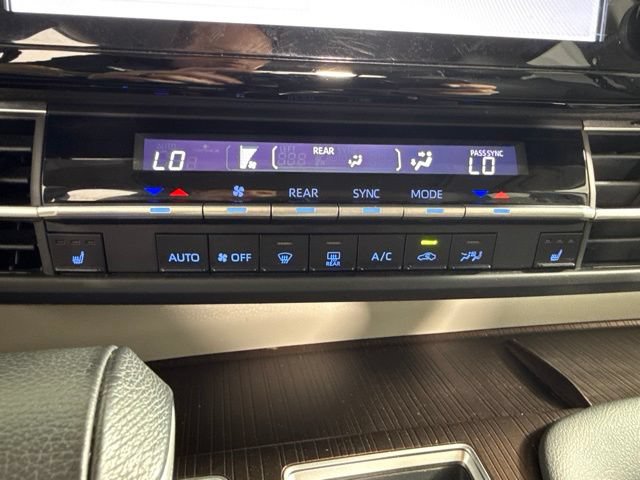 Used 2022 Toyota Sienna XLE FWD image 6