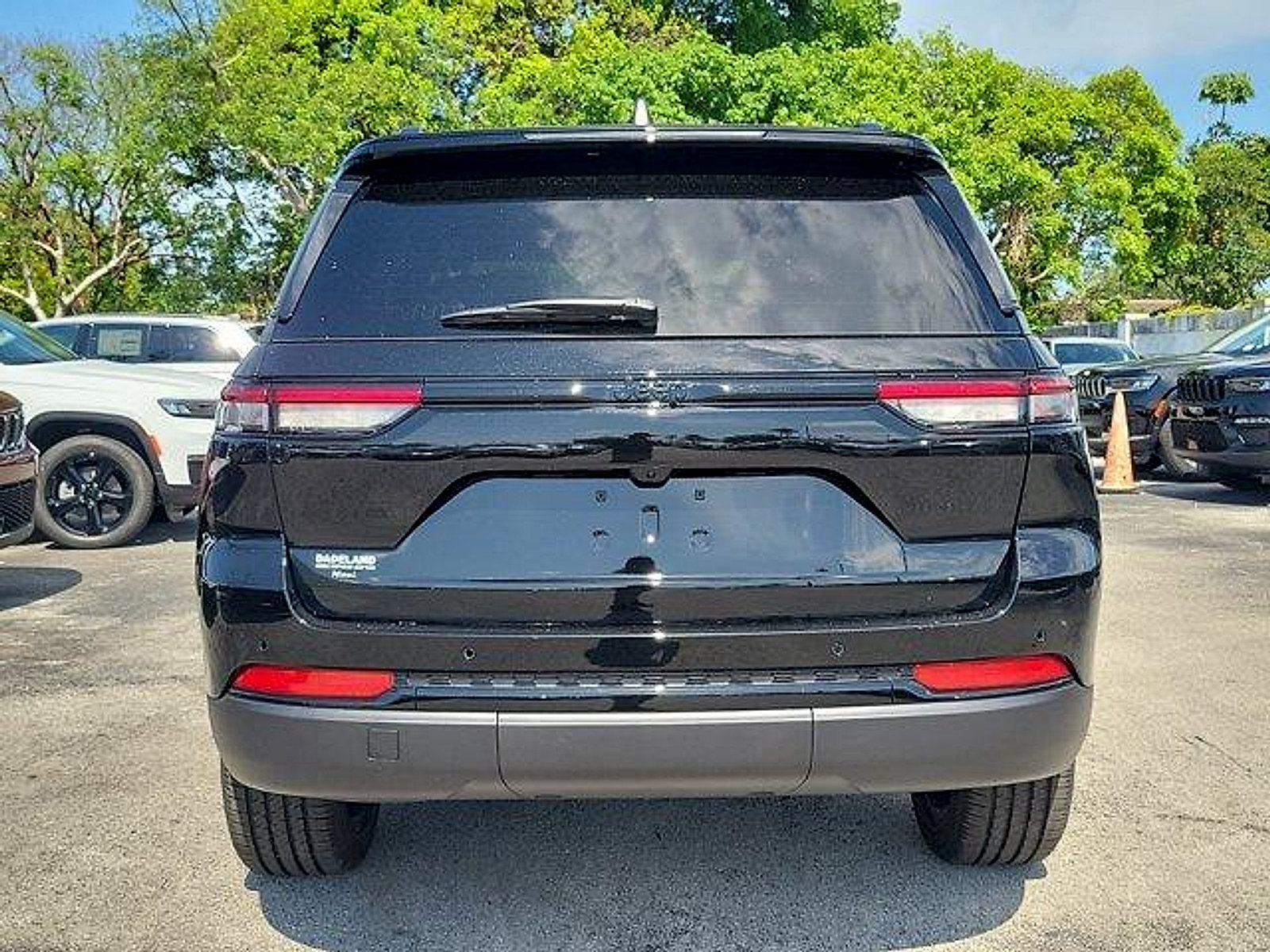 New 2024 Jeep Grand Cherokee Altitude RWD image 5