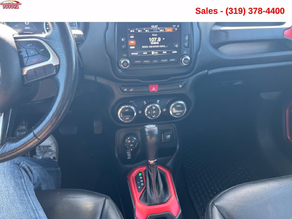Used 2016 Jeep Renegade Trailhawk w/ Premium Trailhawk Package AWD/4WD image 18