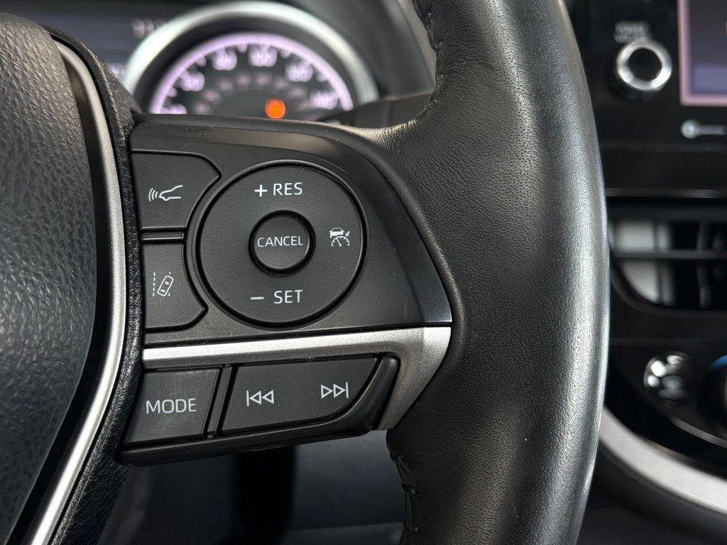 Used 2021 Toyota Camry XLE FWD image 27