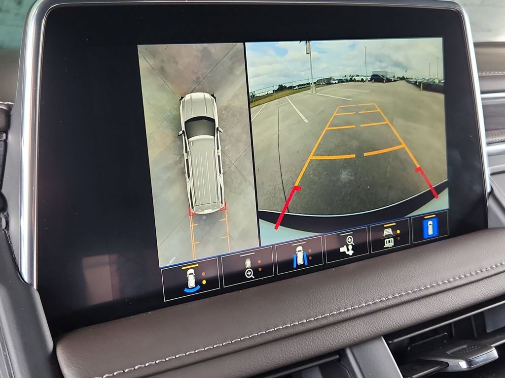 Used 2023 GMC Yukon XL SLT w/ SLT Premium Package image 23