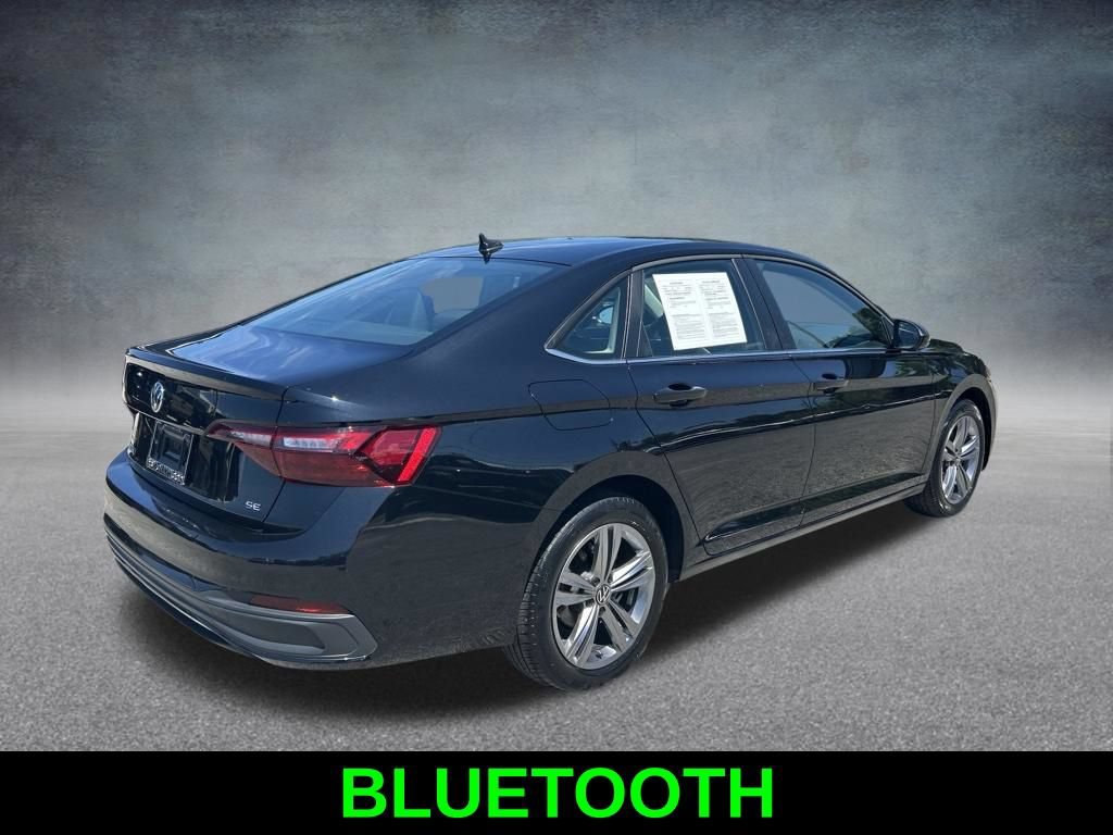 Used 2024 Volkswagen Jetta SE FWD image 5