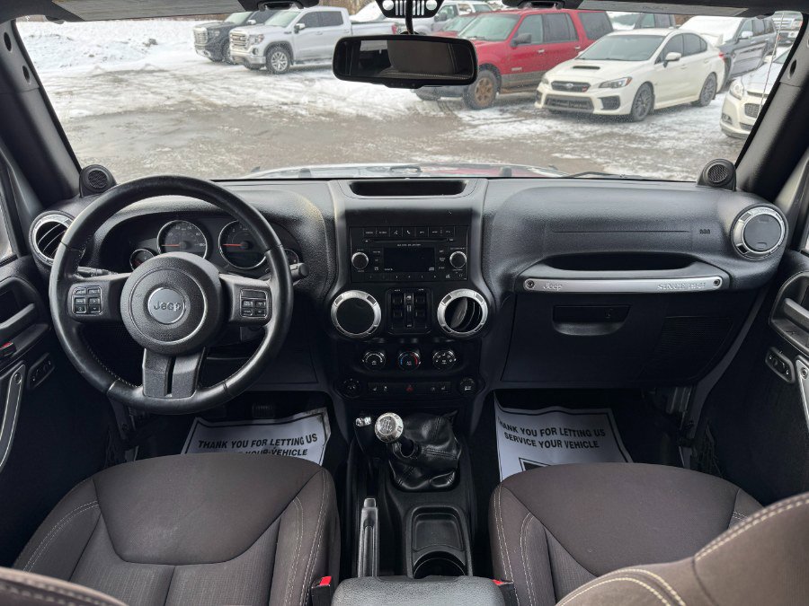 Used 2013 Jeep Wrangler Unlimited Sahara w/ Connectivity Group image 21